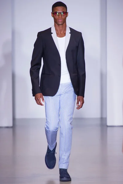Look 35
